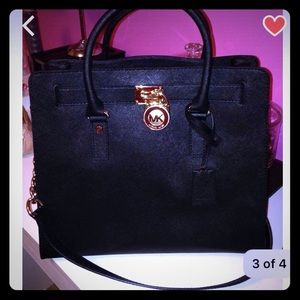 SOLDLarge Black Michael Kors Hamilton black/silver